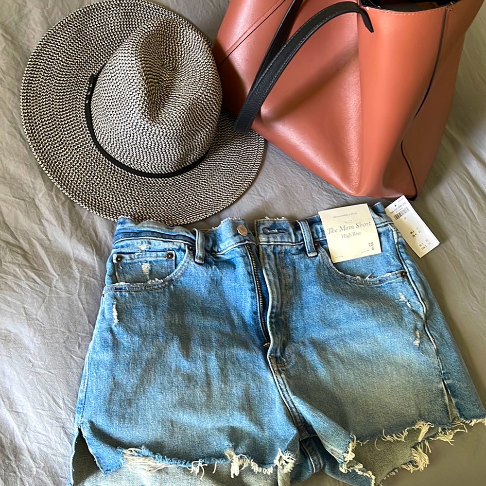 Jean Shorts - Abercrombie “the mom short - high rise” high waisted jean shorts